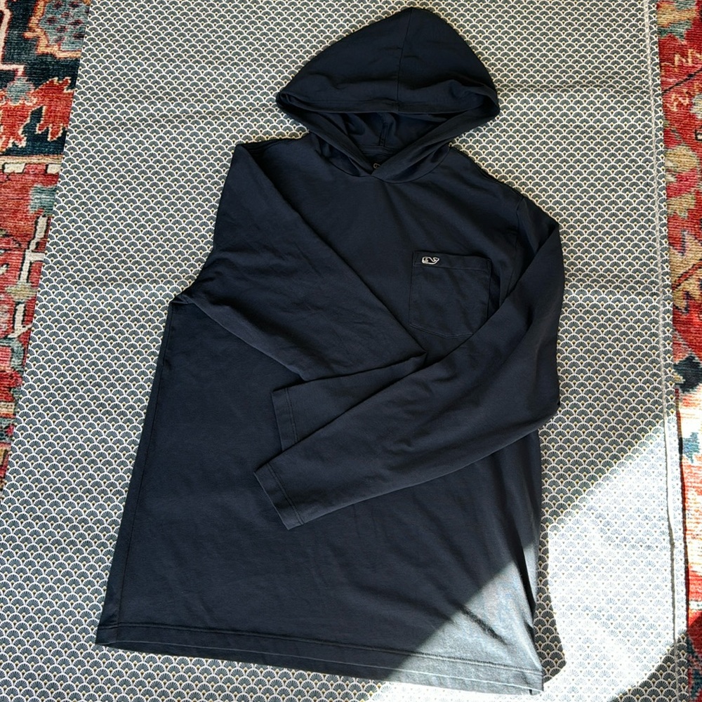 Boys Vineyard Vines size XL long sleeve hoody tee with whale logo